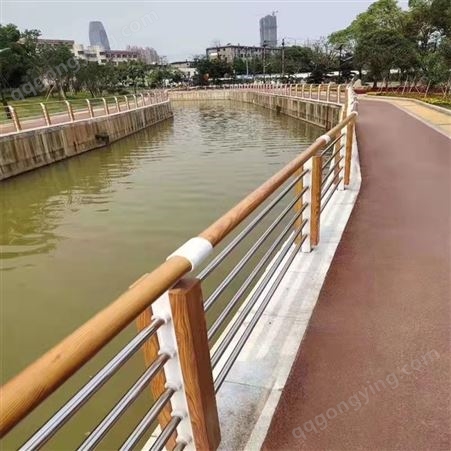 高架桥景观隔离栏杆 喷塑钢管 河道防护栏 规格多 专业定做