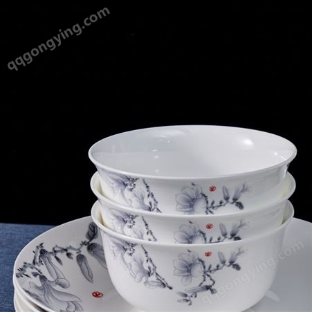 家用陶瓷餐具套装 美观耐用 木盒包装 中式风格 碗盘碟组合 锦绣