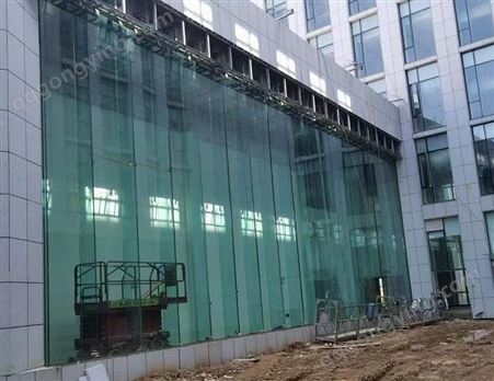 广州比亚迪展厅15mm超白钢化玻璃